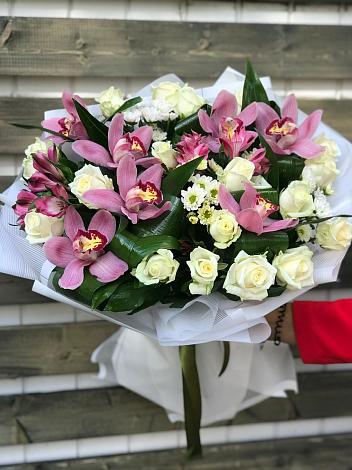 Букет цветов из: Розы и Хризантемы в Борисово