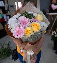 Букет цветов из:  Герберы, Розы и Хризантемы в Борисово