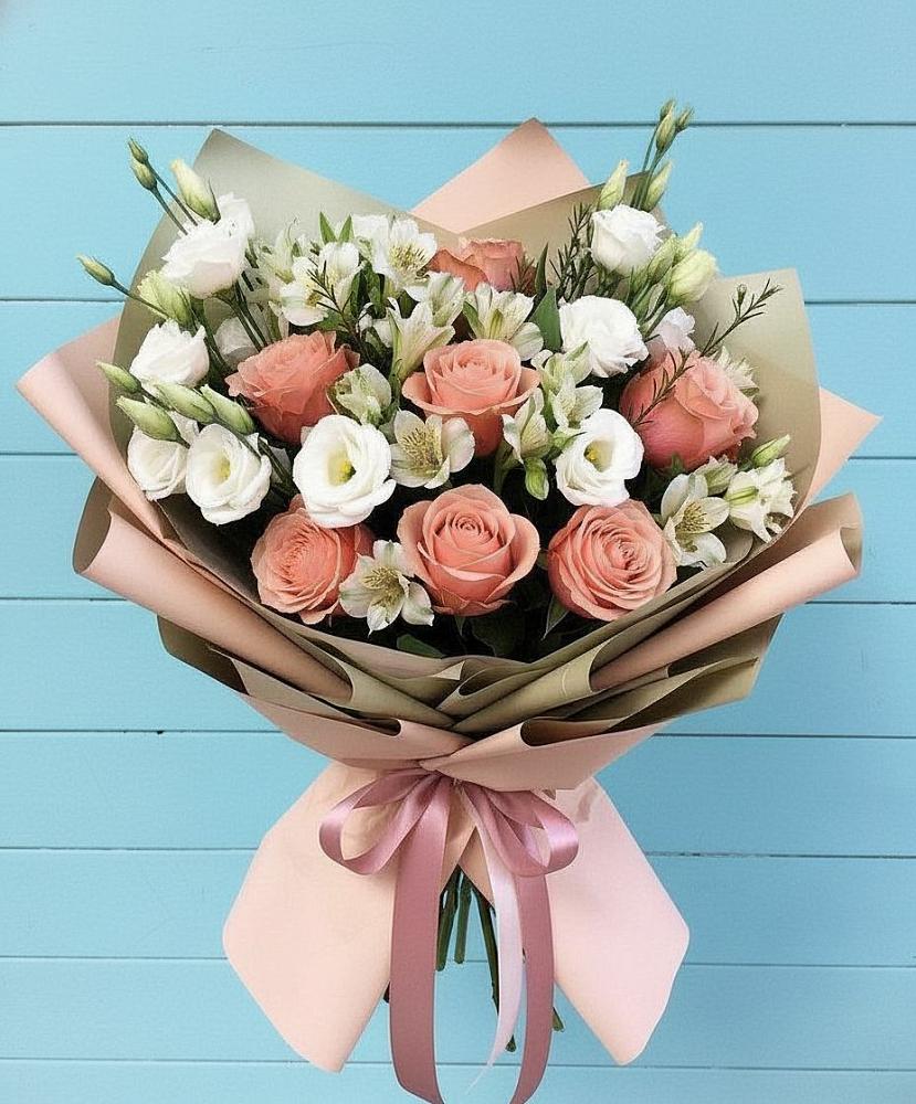 Букет цветов из: Розы, Альстромерии и Лизиантусы в Борисово