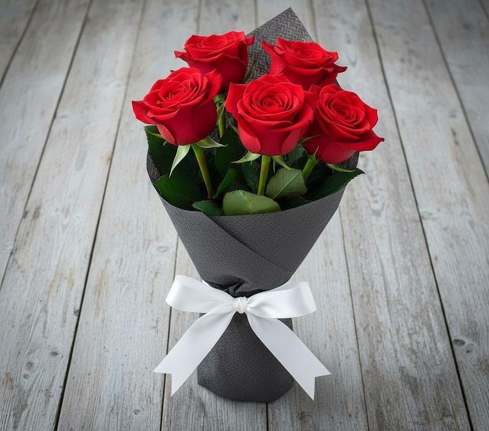 Букет 5 Красных роз Эдлесс Лав в Борисово