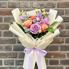 Букет цветов из:  Лизиантусы и Розы в Борисово