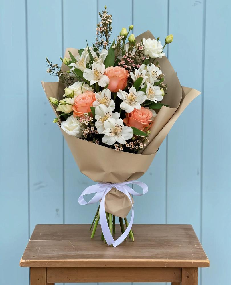 Букет цветов из: Альстромерии, Лизиантусы, Розы и Хризантемы в Борисово